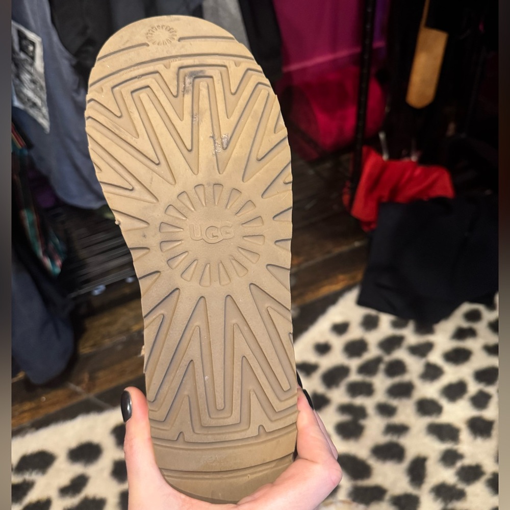 Ugg Mini Bailey Button 2 - image 6